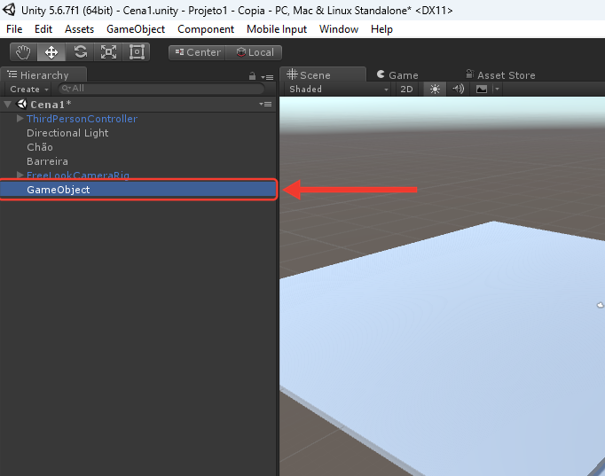 Hierarchy com o novo item GameObject no fim da lista, selecionado com fundo azul e destacado por uma seta e uma moldura vermelha, e a Scene sem nenhum objeto novo