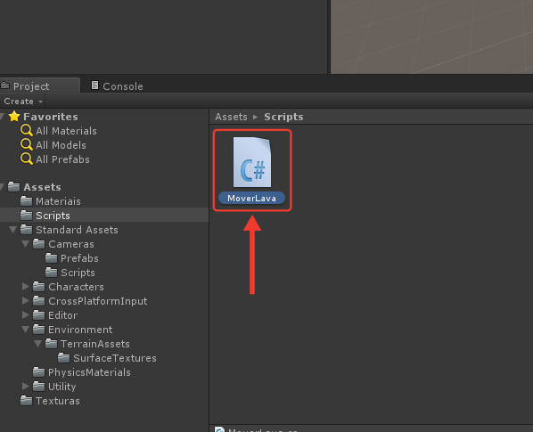 Pasta Scripts com o arquivo MoverLava, de ícone azul com C#, selecionado. Uma marcação vermelha com seta destaca o script
